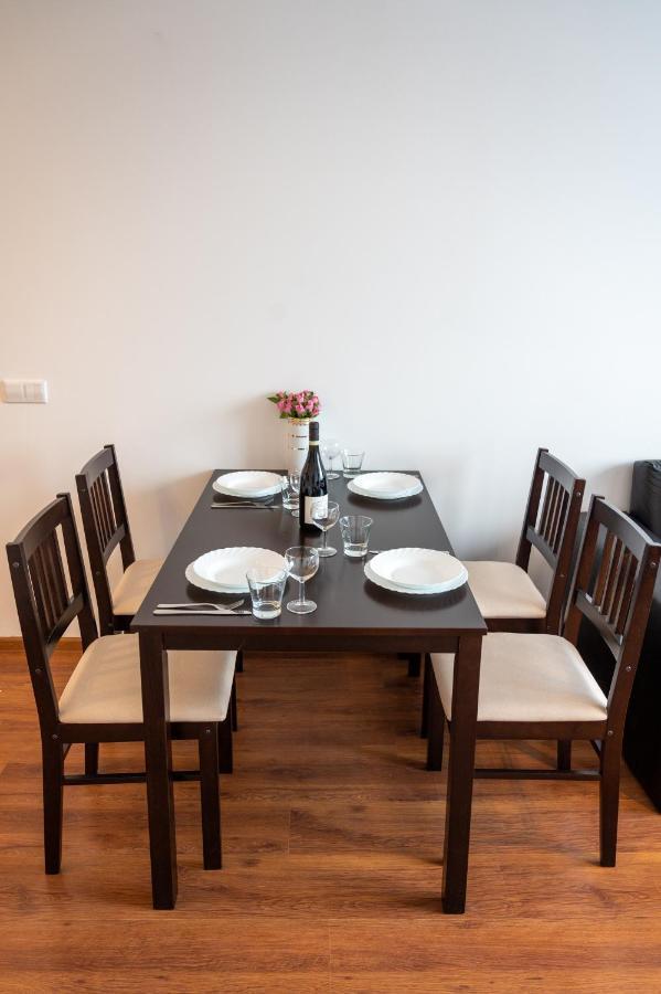 Sunny 1Bdr Apartment Near Center ソフィア エクステリア 写真