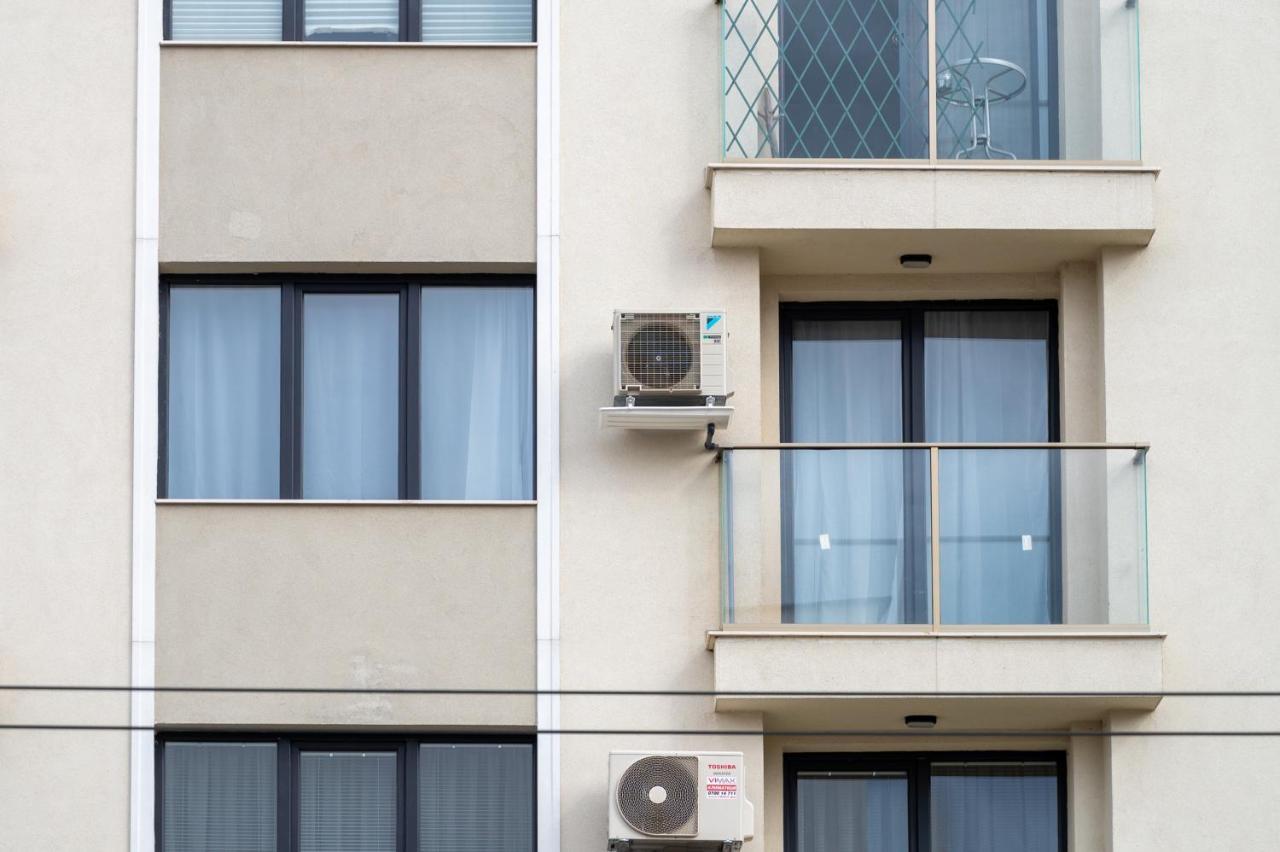 Sunny 1Bdr Apartment Near Center ソフィア エクステリア 写真