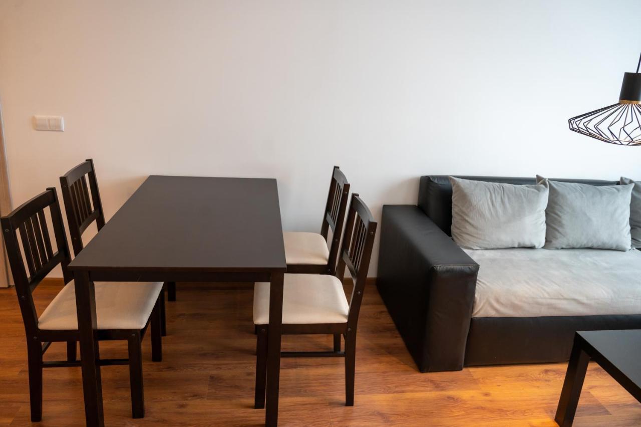Sunny 1Bdr Apartment Near Center ソフィア エクステリア 写真